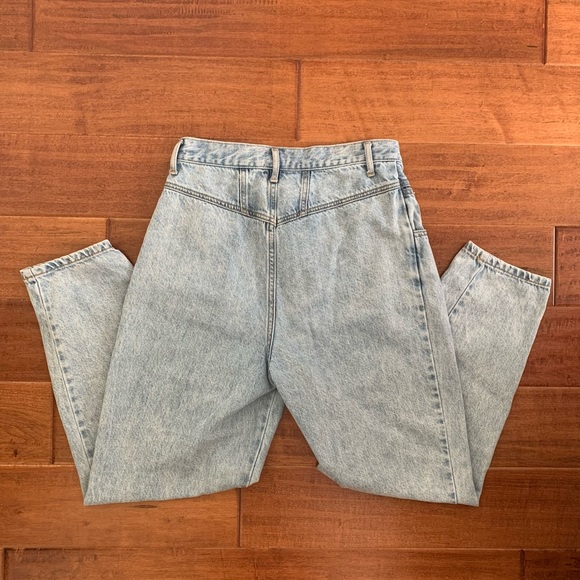 BDG size 24 light wash high-rise pleated mom jeans - Picture 4 of 5